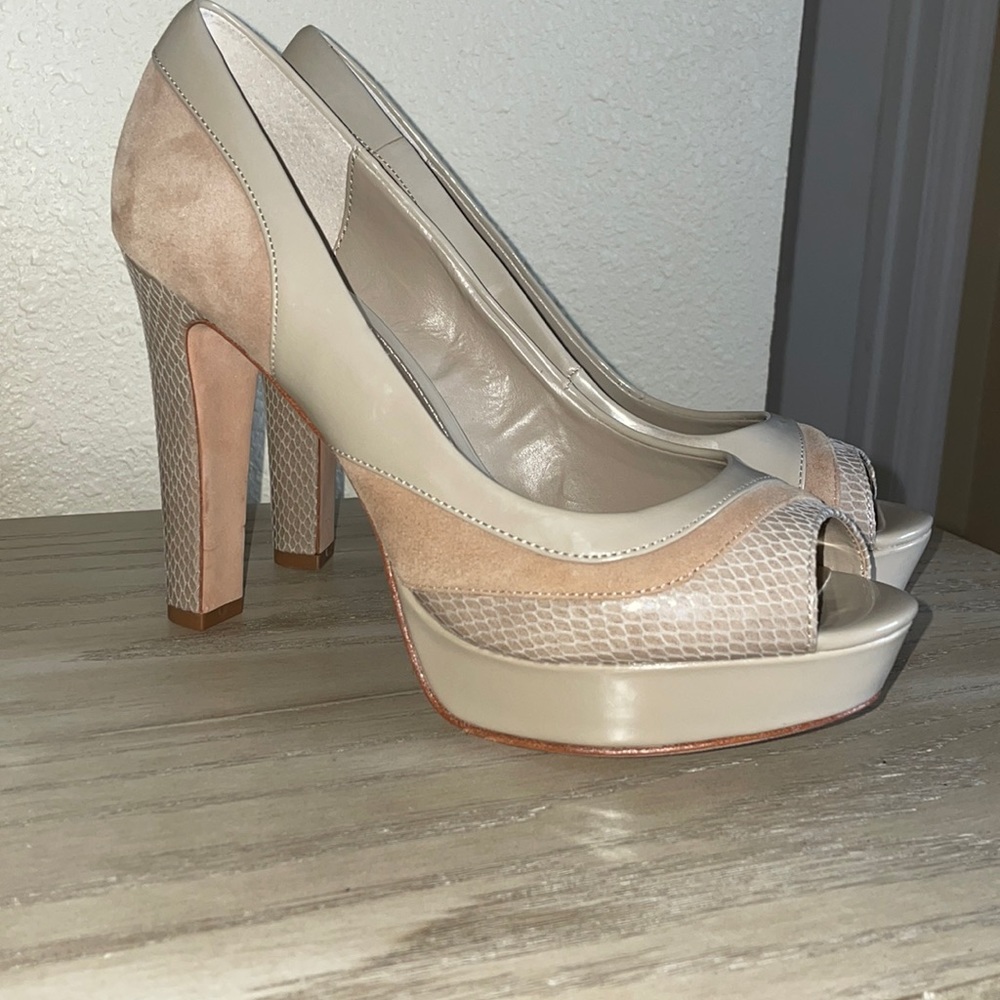 White House black market beige mixed media peep toe platform heel